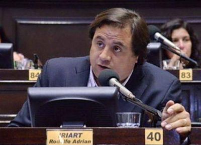 Iriart volvi� a reclamar el congelamiento y la pesificaci�n de las tarifas