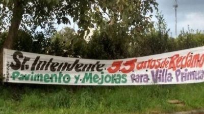 Vecinos de Villa Primera reclaman arreglos para el barrioVecinos de Villa Primera reclaman arreglos para el barrio