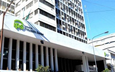 Docentes jubilados y pensionados del IPS cobran con aumento salarial desde este martes 