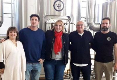 Vilma visit� f�brica de cerveza artesanal y rescat� la generaci�n de otra fuente laboral