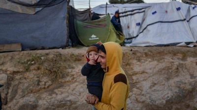 El Papa env�a una misi�n entre los migrantes de Lesbos: Card. Krajewski visitar� Moria