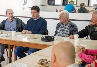 Abad con taxistas: �El Estado no puede desentenderse y evitar la competencia desleal�