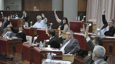 La Provincia tomar�a pr�stamo para cancelar deuda de cooperativas
