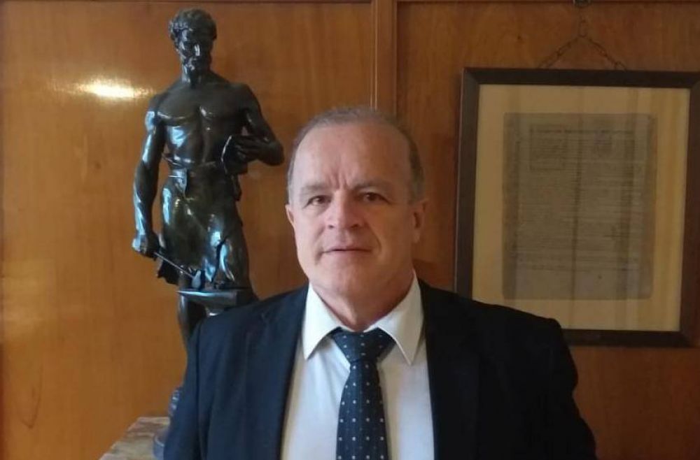 Julio Razona present su pre-candidatura a Intendente
