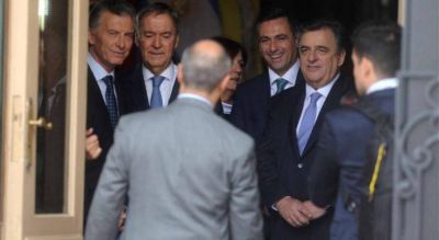 Bajo la atenta mirada del Gobierno nacional, dos millones de cordobeses eligen gobernador
