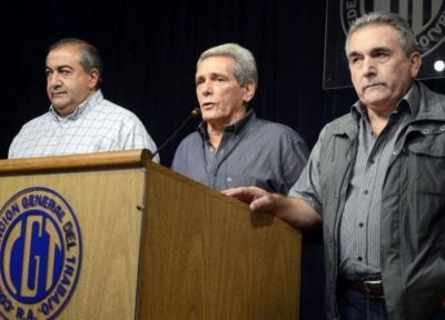 De rodillas, la CGT se re�ne con el FMI