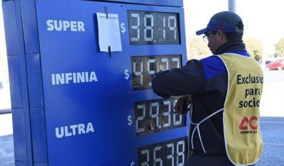 Aconsejan un acuerdo nacional para que los combustibles sean equiparados a los salarios