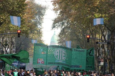 ATE para y moviliza el 15 de mayo a la casa de la provincia y modernizaci�n