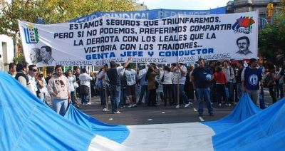 La Agrupaci�n Azul y Blanca de SUTECBA repudi� las operaciones medi�ticas contra Amadeo Genta