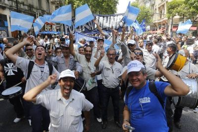 Telefnicos cerraron la paritaria 2018/2019 con aumentos del 52,5%