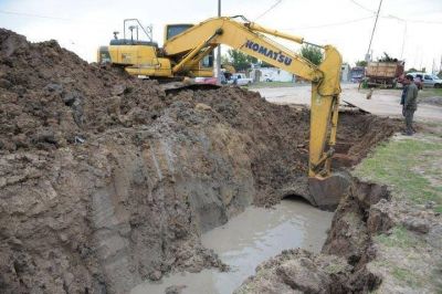Cruces entre funcionarios y vecinos por obras de desag�es