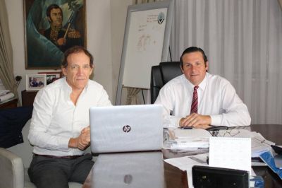 Obras en Dolores: Etchevarren se reuni� con el Director Provincial de Hidr�ulica