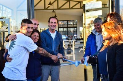 Sujarchuk inaugur� el primer gimnasio municipal de musculaci�n de Escobar