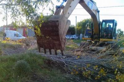 El Colmenar: repararon calles donde circula una l�nea de colectivos