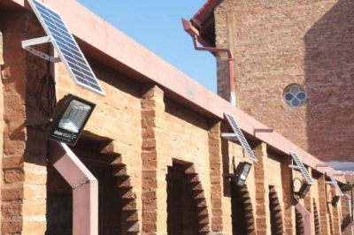 La provincia instala en varios lugares iluminación Led con paneles solares