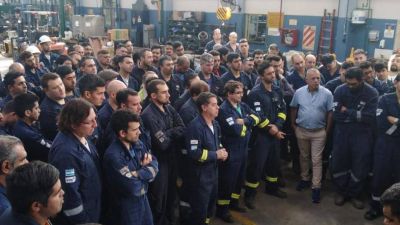 Los petroleros anunciaron un paro en todas las refiner�as