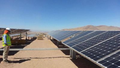 La oposición pide que la renta del parque solar baje las facturas de luz
