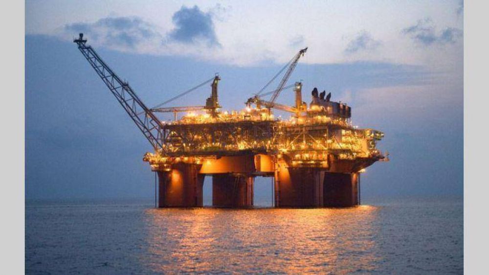 Adjudican 13 permisos a petroleras para explorar en el mar argentino