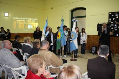 Etchevarren: �Vamos a donar un terreno para que el Instituto de Formaci�n Docente tenga su lugar propio�