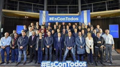 Los intendentes bonaerenses del PJ cerraron filas detr�s de la f�rmula Fern�ndez-Fern�ndez y buscan tener protagonismo en el armado provincial