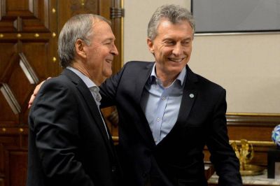 Reunión de Macri y Schiaretti: un abrazo y un mensaje al kirchnerismo y al PJ