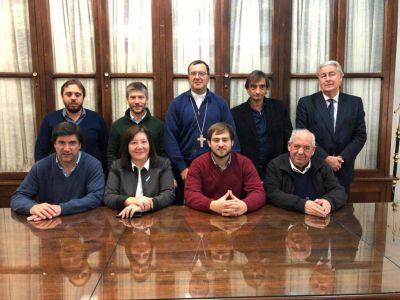 Consenso por Mar del Plata se reuni� con el obispo Mestre