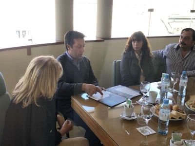Arturo Rojas con autoridades del Colegio de Abogados de Necochea