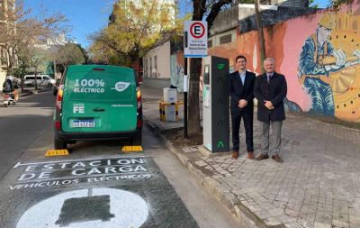 Tras inaugurar la autopista el�ctrica Rosario-Santa Fe, aconsejan la reconversi�n de las Estaciones de Servicio