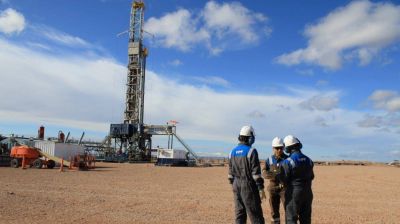 Firme apuesta de YPF a la construcci�n de una planta terrestre de GNL en Bah�a