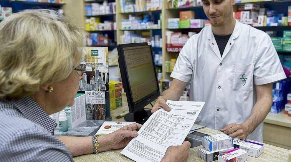 Advierten que muy pocos jubilados pueden comprar medicamentos