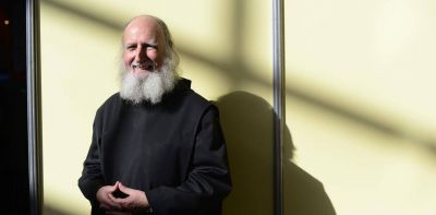 Anselm Gr�n, el monje que ataca los abusos de la Iglesia pero advierte: �pasa tambi�n en otros credos�