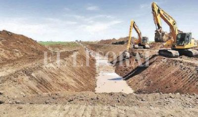 Giran aportes para obras h�dricas en Humberto Primo