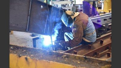Los salarios est�n en el peor nivel de la �ltima d�cada y abajo del promedio de Am�rica del Sur
