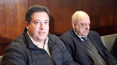 Docentes municipales: otra jugada de Mourelle pone en mala posici�n al intendente Arroyo