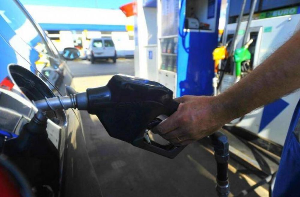 Expendedores: La venta de combustible baj un 15%
