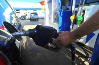 Expendedores: �La venta de combustible baj� un 15%�