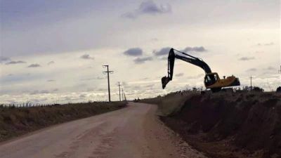 Ruta 80: El Ente Vial Rural acondicion� las cunetas para evitar inundaciones