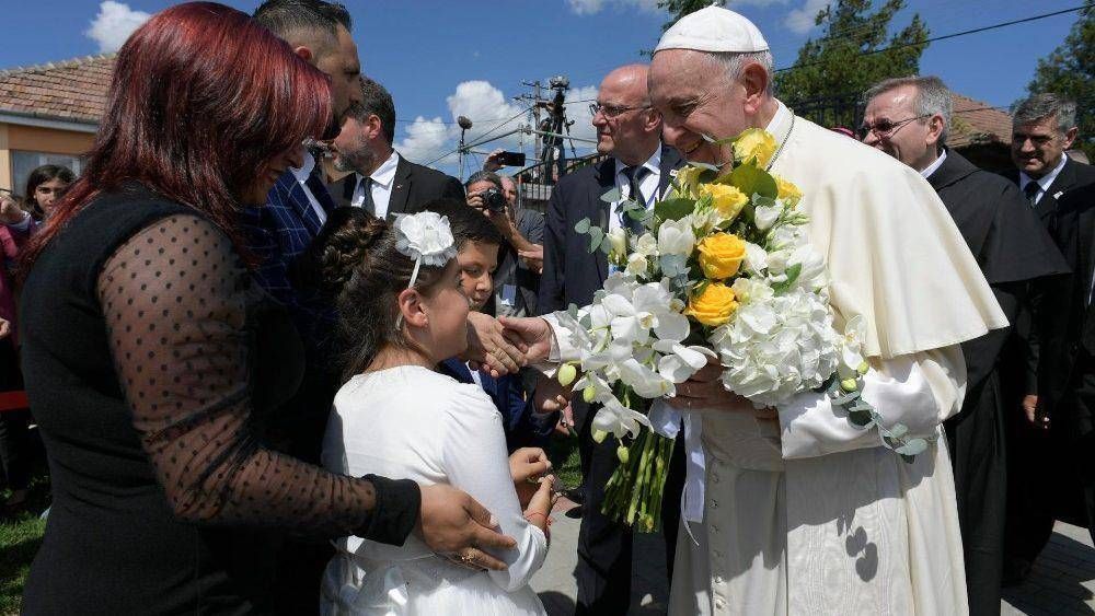 Rom, una petici�n de perd�n en la estela de la tradici�n