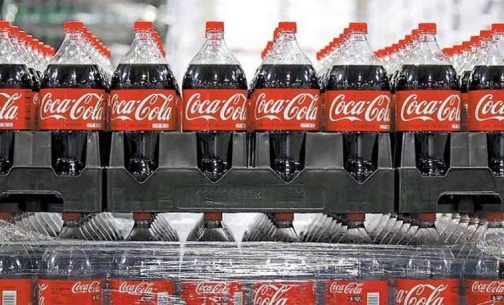 Expendedores recurren al delivery mayorista en rechazo a los altos precios que les impone Coca Cola