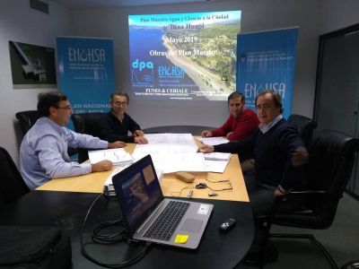 Restan los �ltimos detalles para avanzar con el plan maestro de aguas y cloacas para Dina Huapi