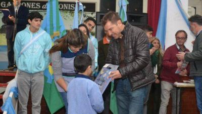 El intendente Di C�sare encabez� el acto por el 108� aniversario de Otamendi 