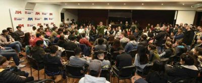 Pulti dialog� con m�s de 200 j�venes: �Necesito aprender�
