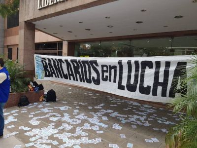 Empezaron los despidos en el Banco Cetelem y los trabajadores tomaron la sede