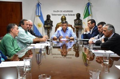El gobernador trabaja junto a cooperativas el�ctricas para optimizar el servicio en zonas rurales