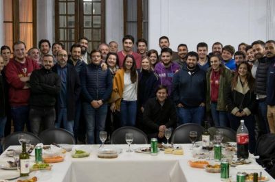 Vientos de cambio en el radicalismo platense: Varios espacios no responden al �acuerdo chico� local, y se alinearon con Salvador