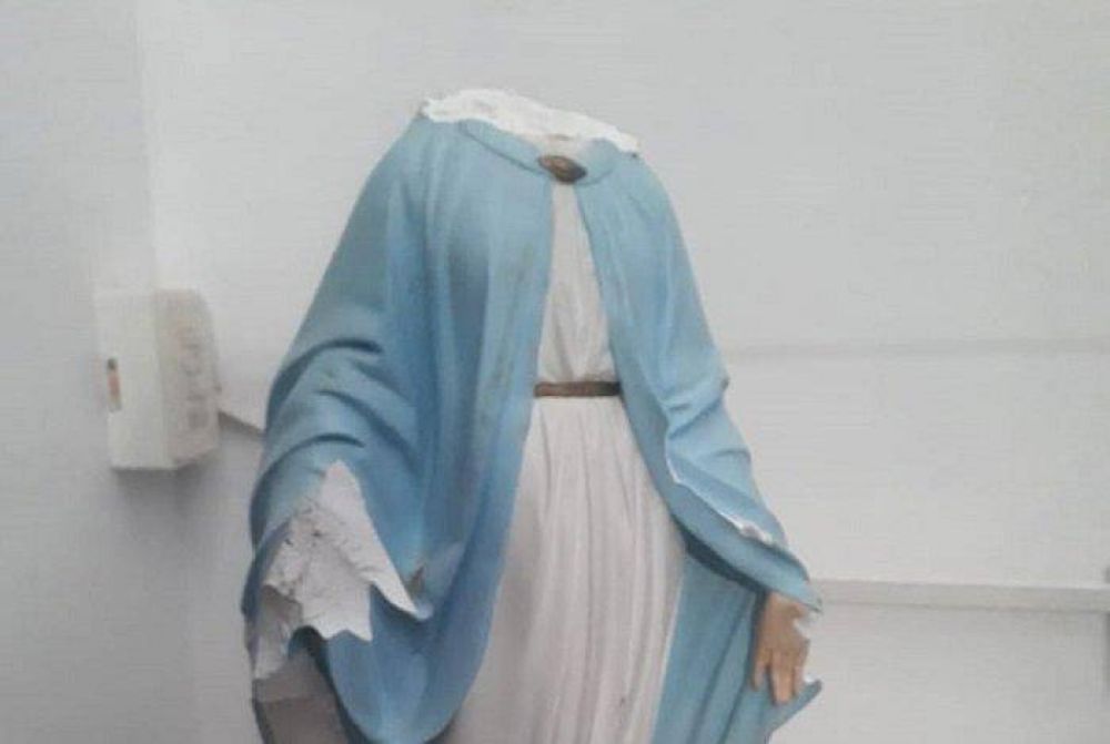 Profanaron una capilla y decapitaron la estatua de una virgen