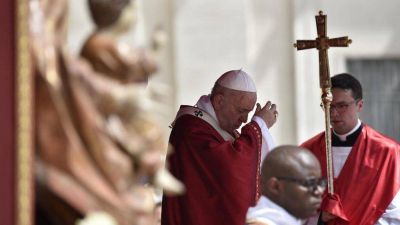 Papa, Pentecost�s: para tener paz necesitamos al Esp�ritu, no pastillas o soluciones r�pidas