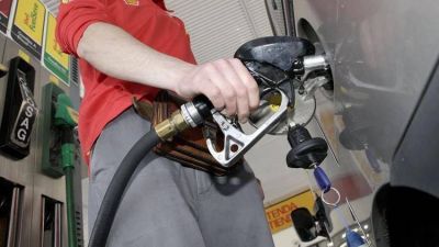 El precio de los combustibles en Argentina est� por debajo de la media mundial pero la capacidad de compra de la ciudadan�a es menor