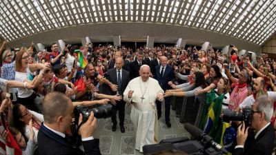 Charis: una experiencia para toda la Iglesia