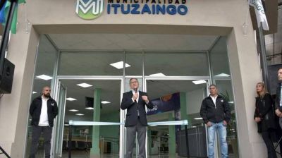 Descalzo reinaugur� el edificio municipal de Ratti 10, que se moderniz� para optimizar la atenci�n